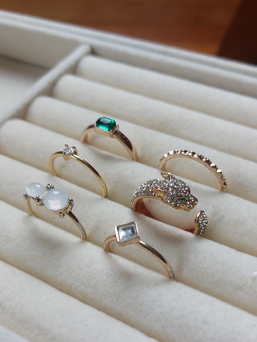 Gold Tone Fashion Ring Stack Lot 6pc Size 7 - Emerald, Panther, Moonstone Style